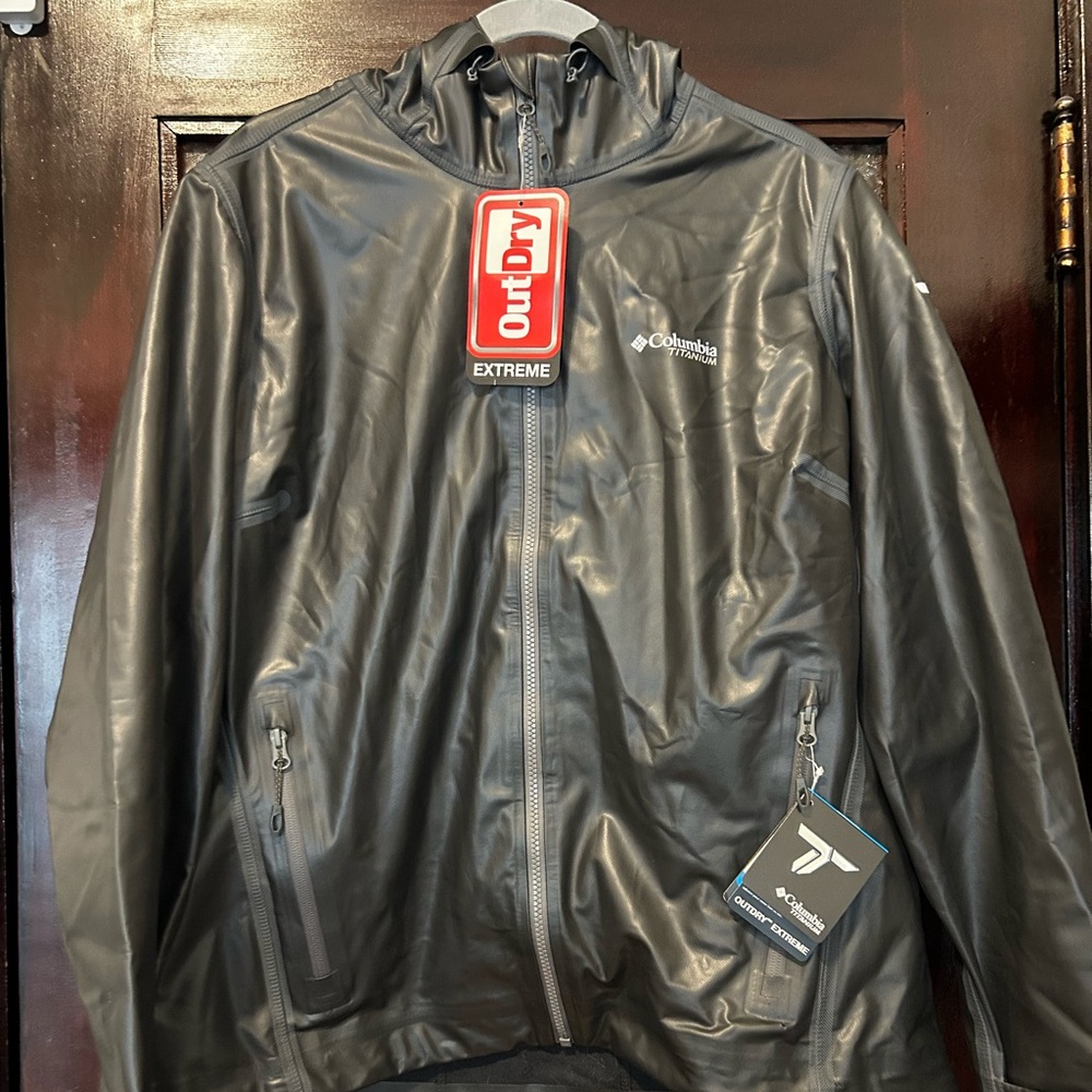 Columbia Black Woman's Raincoat